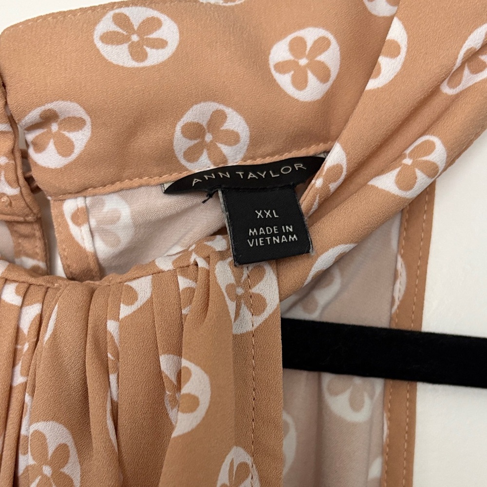 Ann Taylor Floral Blouse - Picture 3 of 7